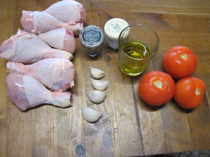 Pillons de poulet a la sauce tomate