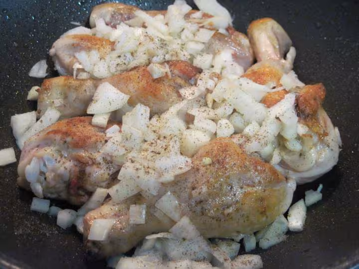 Pillons de poulet a la sauce tomate