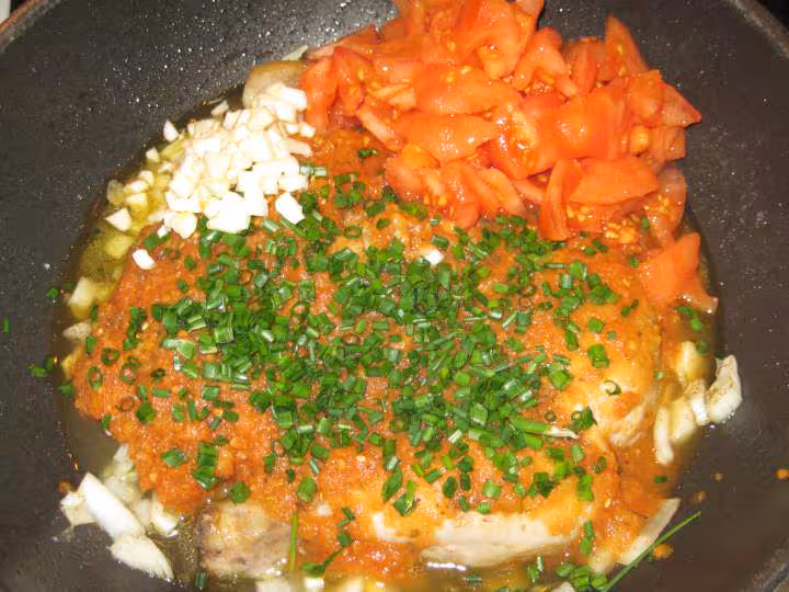 Pillons de poulet a la sauce tomate