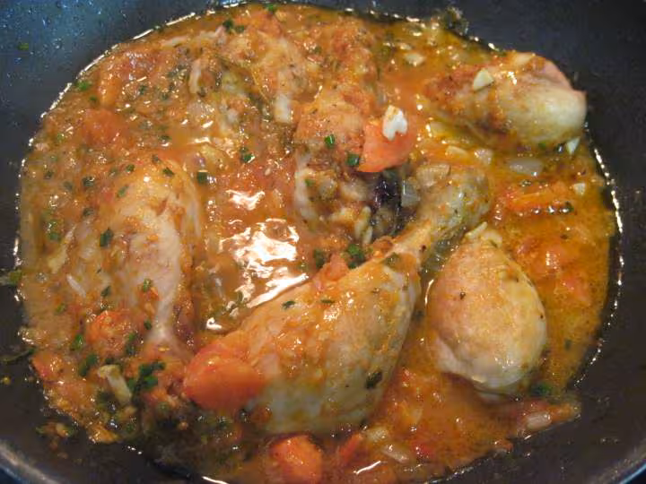 Pillons de poulet a la sauce tomate