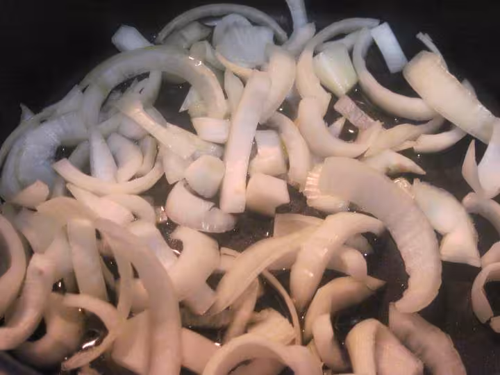 Pilons de poulet a la sauce tomate et curcuma