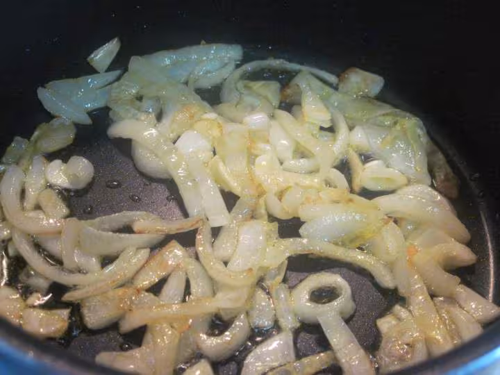 Pilons de poulet a la sauce tomate et curcuma