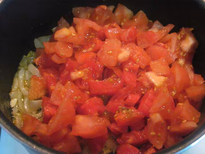 Pilons de poulet a la sauce tomate et curcuma