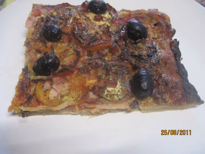 Pizza a la viande de porc et varies de legumes