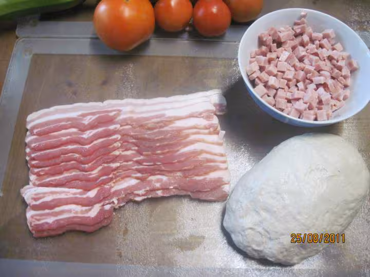 Pizza a la viande de porc et varies de legumes