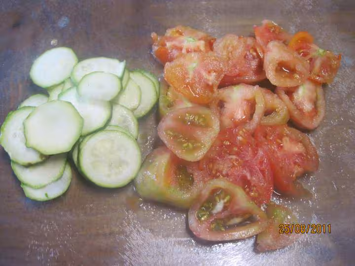 Pizza a la viande de porc et varies de legumes