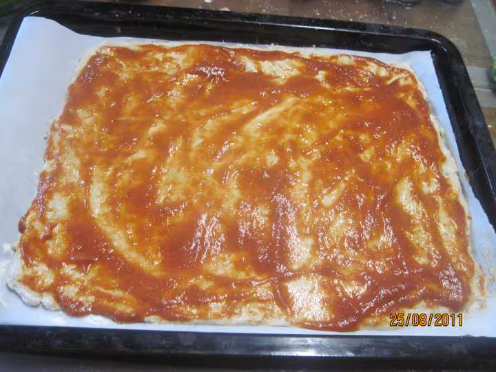 Pizza a la viande de porc et varies de legumes