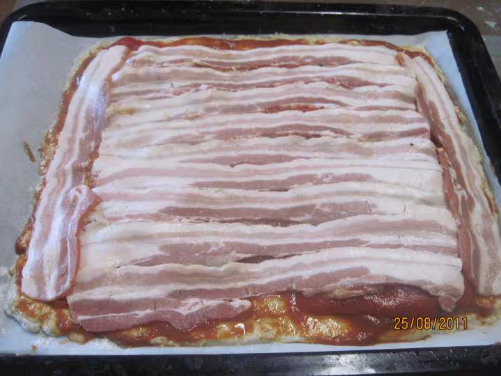 Pizza a la viande de porc et varies de legumes