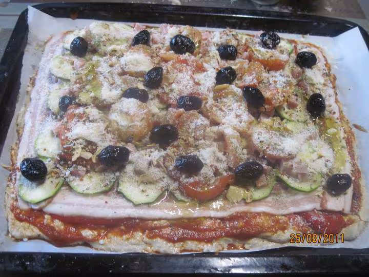 Pizza a la viande de porc et varies de legumes