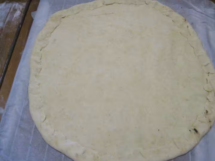 Pizza au jambon cru et tranches de bambou