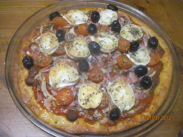 Pizza au jambon oignons au fromage de chevre
