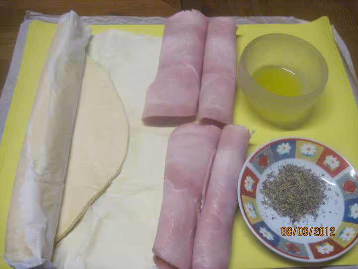 Pizza au jambon oignons au fromage de chevre