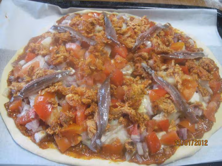 Pizza au poisson a l echalotes
