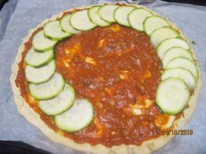 Pizza aux courgettes et tomates amp jambon au parmesan