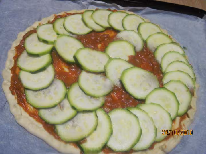 Pizza aux courgettes et tomates amp jambon au parmesan