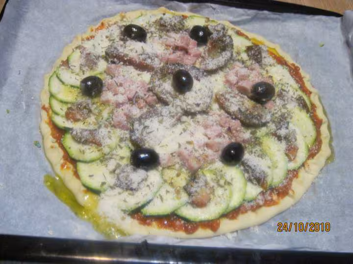 Pizza aux courgettes et tomates amp jambon au parmesan
