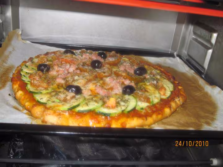 Pizza aux courgettes et tomates amp jambon au parmesan
