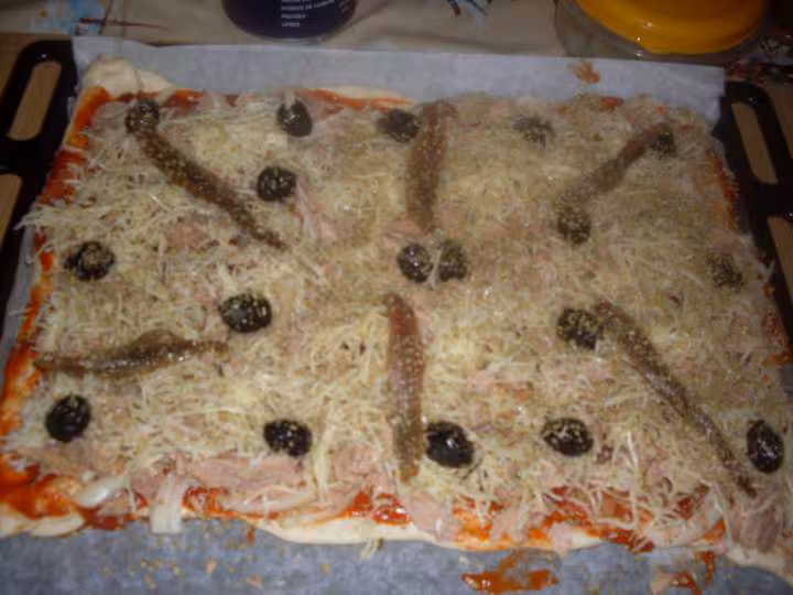 Pizza aux oignons amp au thon