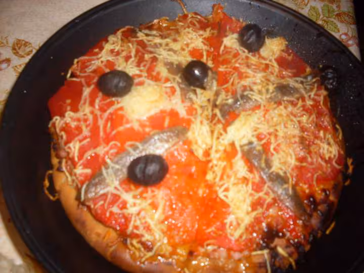 Pizza aux poivrons rouge