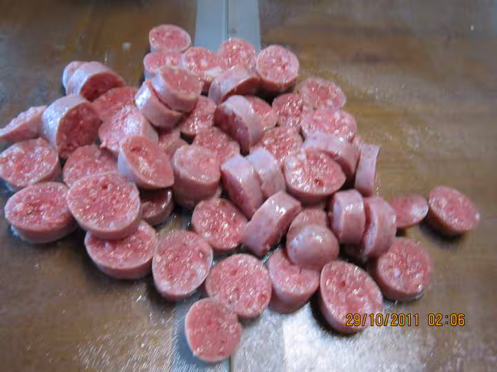 Pizza aux saucisses de toulouse et champignons