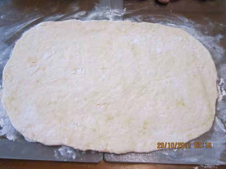 Pizza aux saucisses de toulouse et champignons