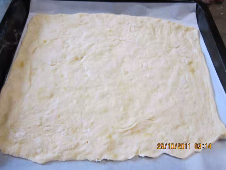 Pizza aux saucisses de toulouse et champignons