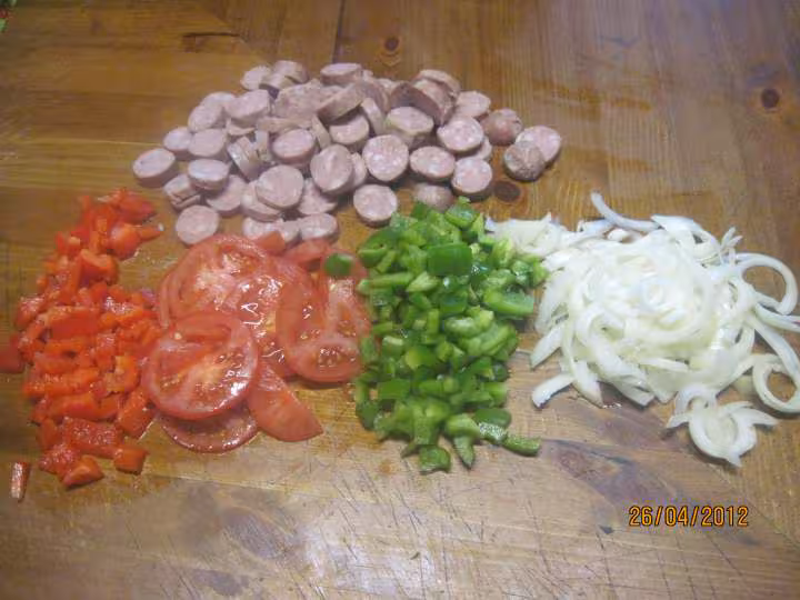 Pizza aux saucisses de toulouse poivrons