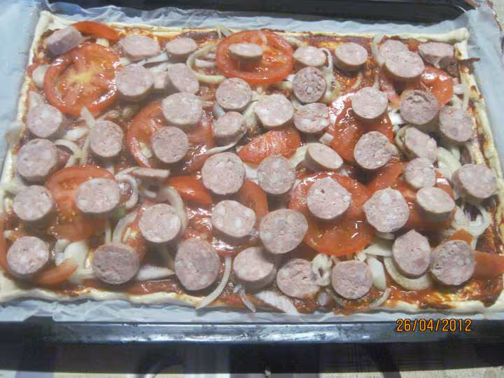 Pizza aux saucisses de toulouse poivrons