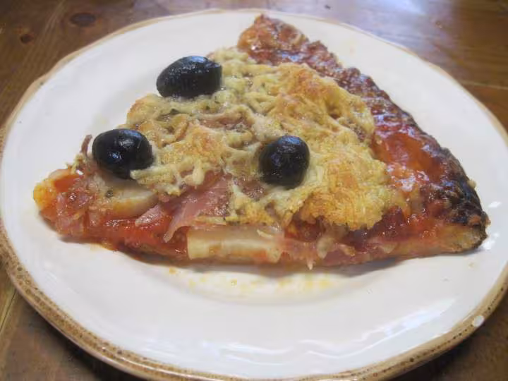 Pizza de coeurs de palmiers et jambon cru