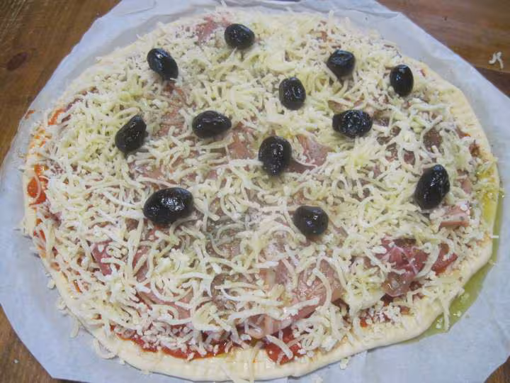 Pizza de coeurs de palmiers et jambon cru