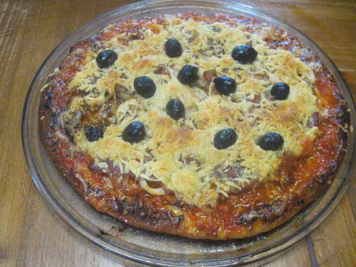 Pizza de coeurs de palmiers et jambon cru