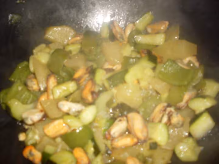 Poelee de moules aux legumes