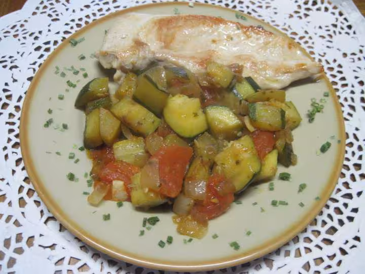 Poelees de courgettes tomate aux escalopes de dinde