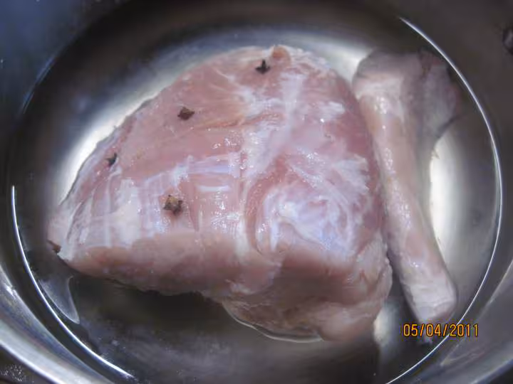 Pointe de porc avec os aux pois casses