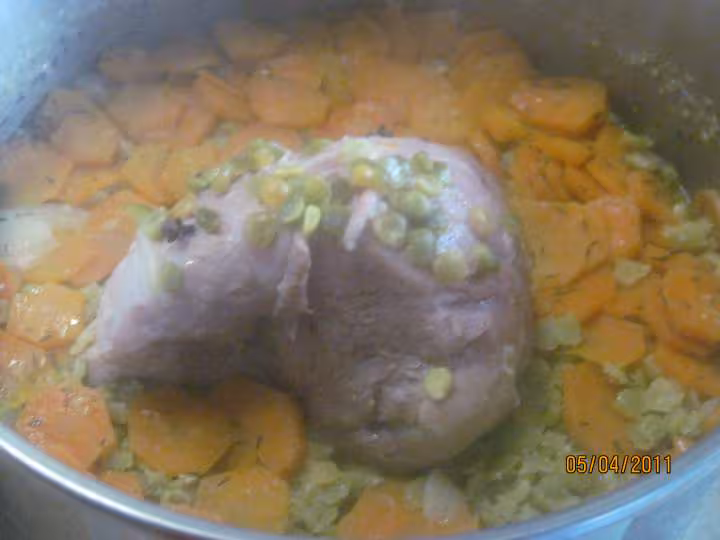 Pointe de porc avec os aux pois casses