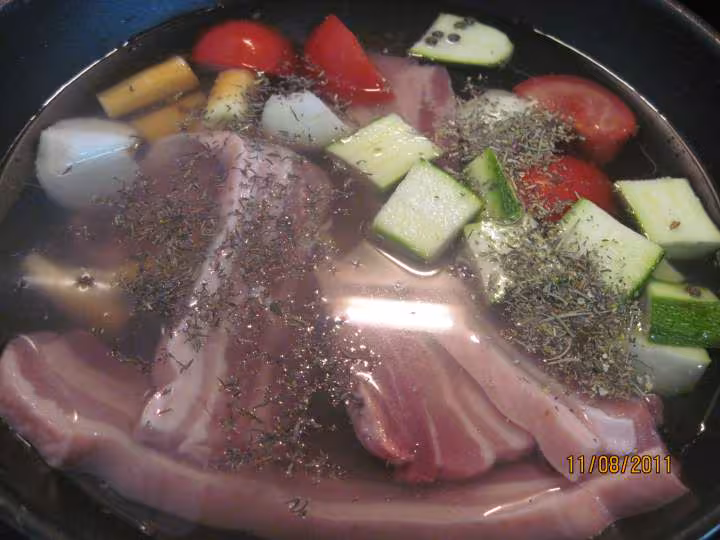 Poitrine de porc aux lentilles a la creme fraiche