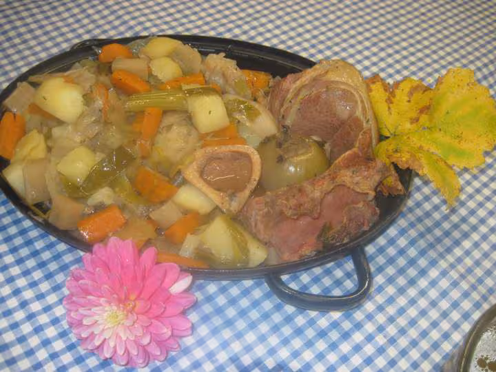 Pot au feu de legumes et viandes maison