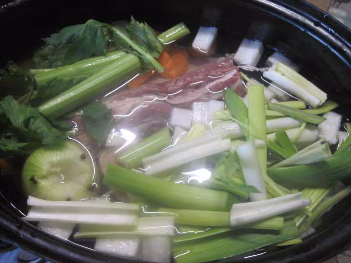 Pot au feu de legumes et viandes maison