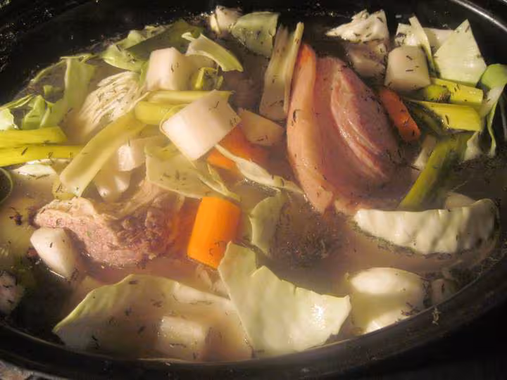 Pot au feu de legumes et viandes maison