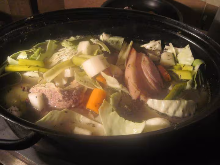 Pot au feu de legumes et viandes maison