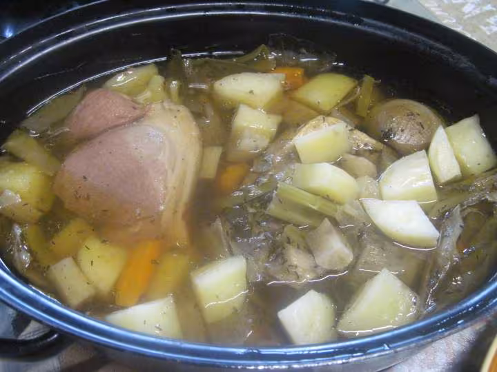 Pot au feu de legumes et viandes maison