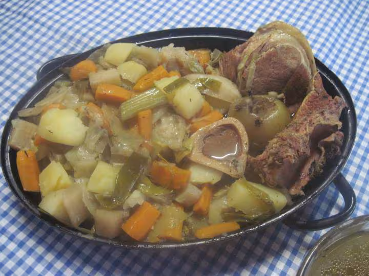 Pot au feu de legumes et viandes maison