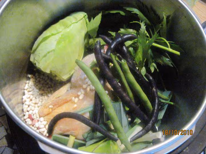 Poule fermiere aux legumes