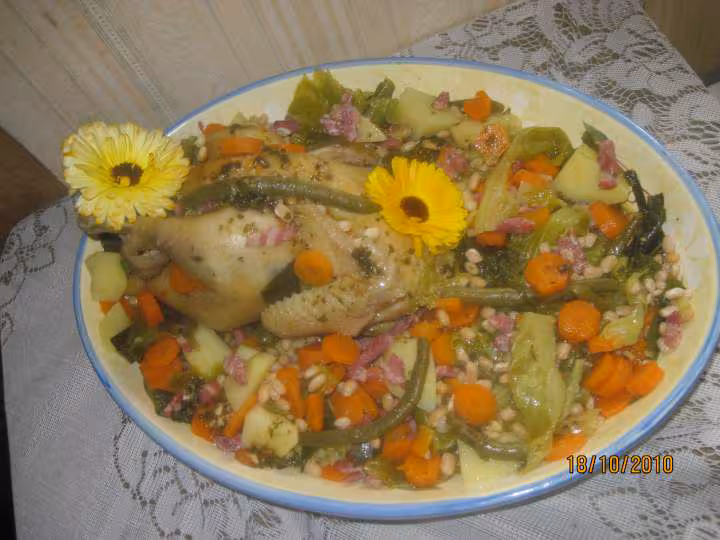 Poule fermiere aux legumes