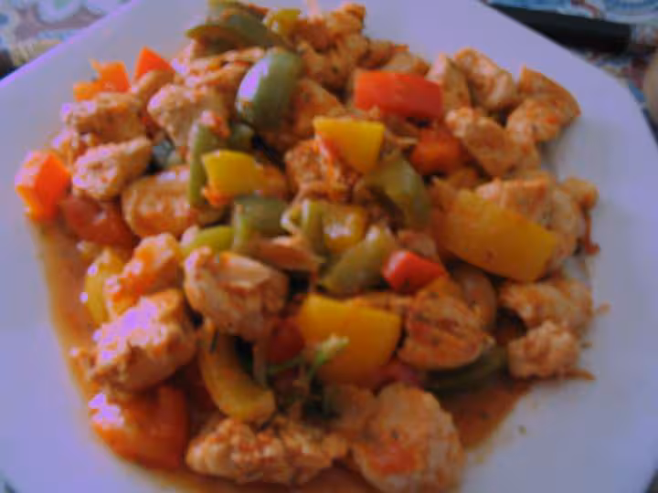 Poulet aux poivrons de 3 couleurs photo