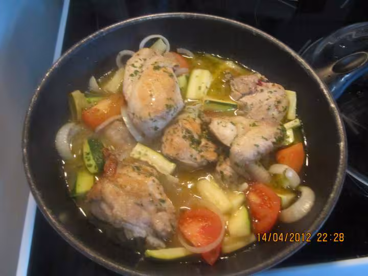 Poulet et legumes mijotes