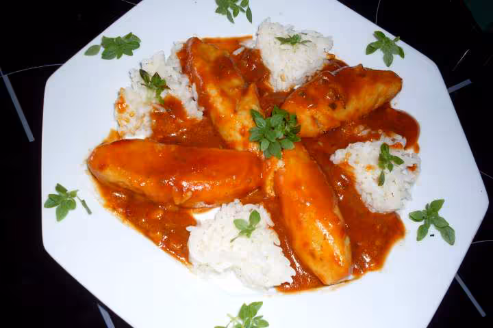 Quenelles sauce tomtes riz