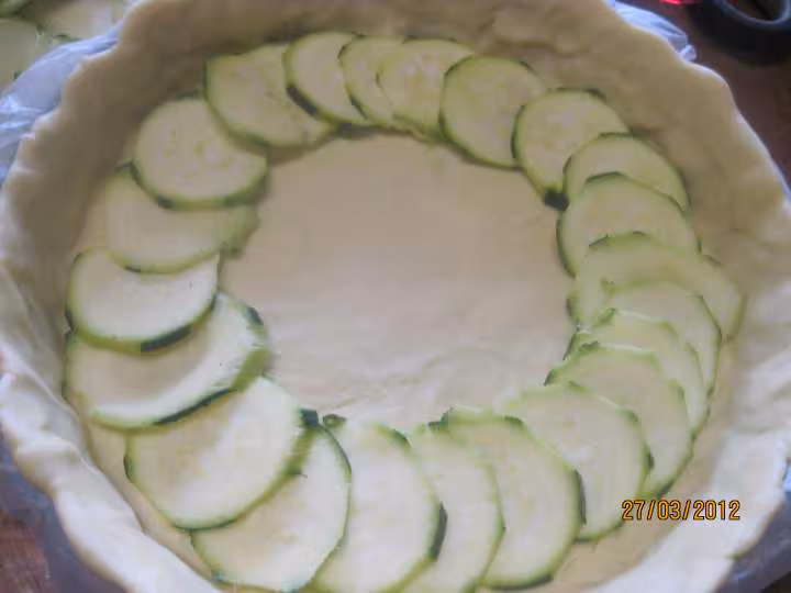 Quiche au saumon courgette et fromage de chevre