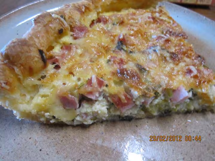 Quiche aux poireaux et jambon basilic