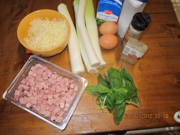 Quiche aux poireaux et jambon basilic